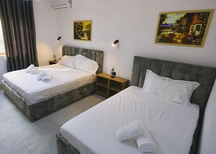 Alizee 3* ティラナ