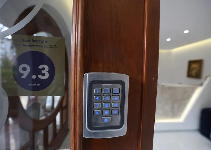 Alizee 3* ティラナ